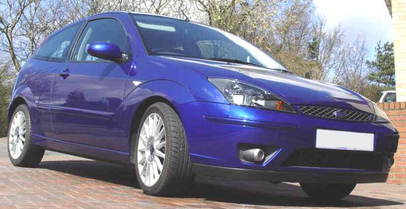 Ford Focus first generation hatchback blue