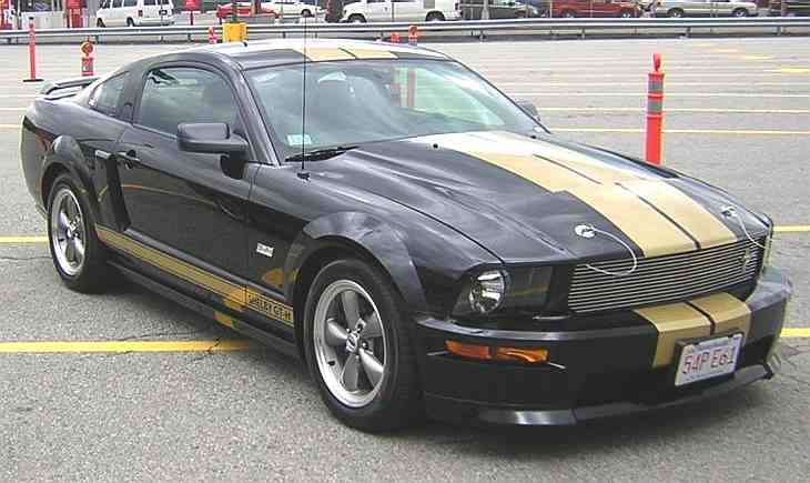 Ford Mustang as hired by Hertz Rent a Car