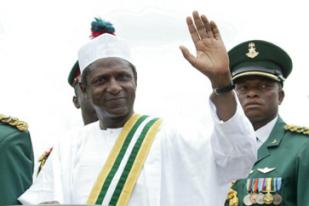Omar Yar'Adua with military escort
