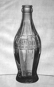 Coca Cola bottle original version of the famous production version 1916