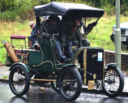 London to Brighton vintage car runner