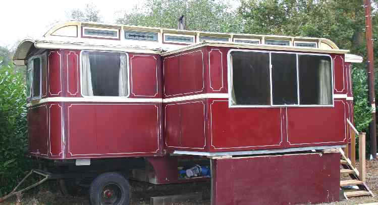 Gypsy caravan 1930s side showing pull out centre section