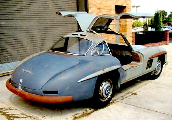 Rusty Mercedes in need of restoration