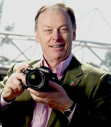 Vincent de Rivaz, having a jolly good time with his camera