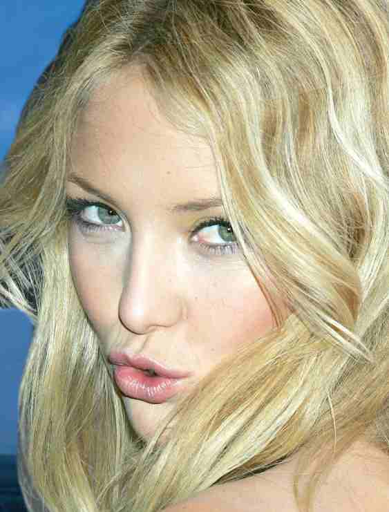 Kate Hudson beautifila hollywood actress close up