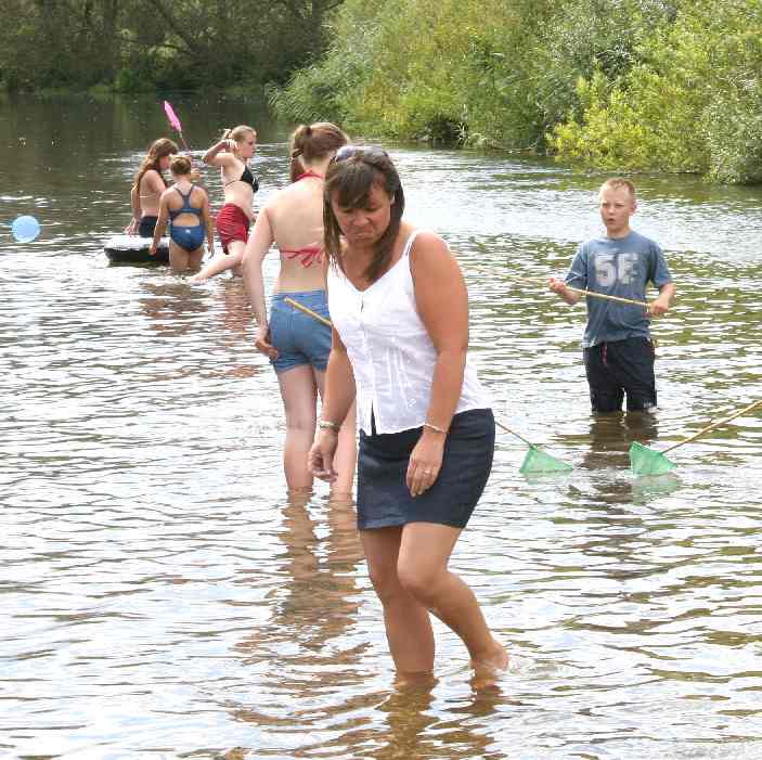 Sharon Scotford at Fordingbridge paddling
